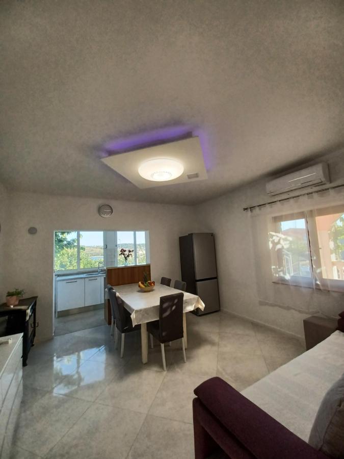 Apartment Mira Trogir Bagian luar foto