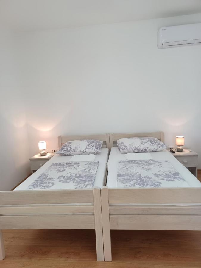 Apartment Mira Trogir Bagian luar foto
